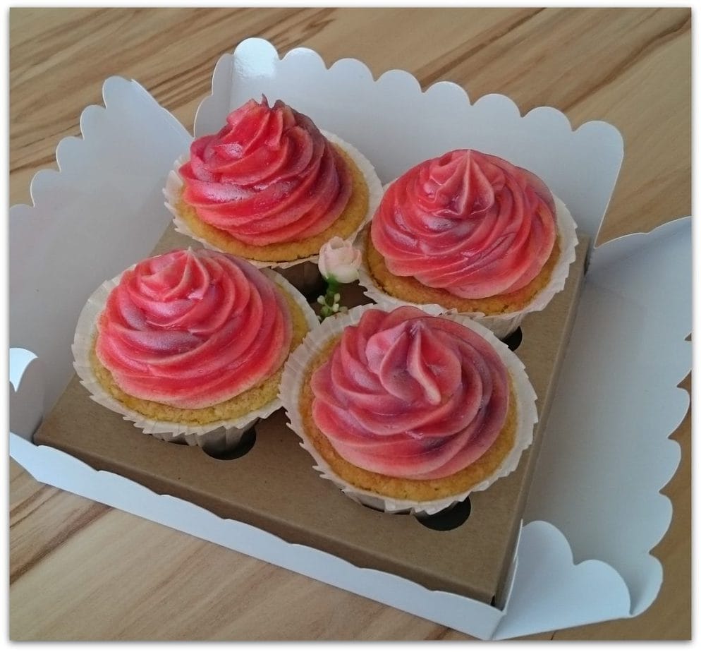 Love is in the air! airbrushed cupcakes Cupcake Hexerl